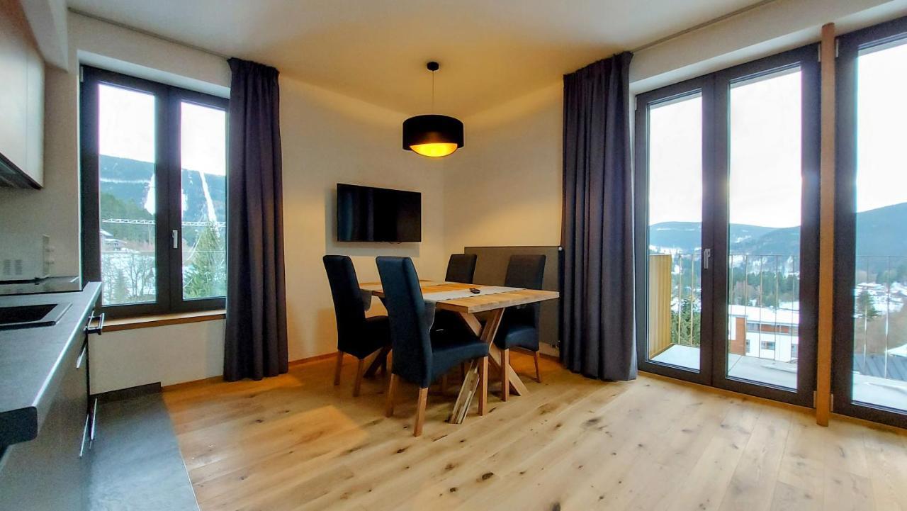 Apartment With Mountain Views *
