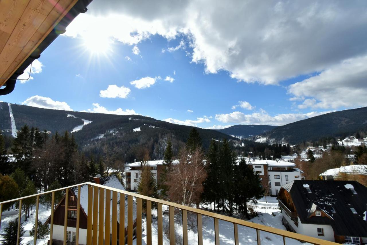 Apartment With Mountain Views *