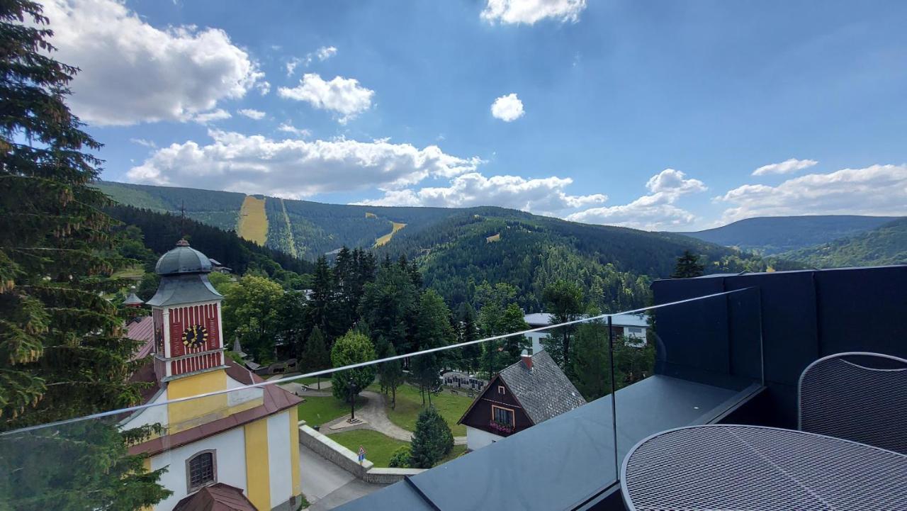 公寓 With Mountain Views *